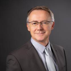 Dr. Ivan Fom Dr. Ivan Fom